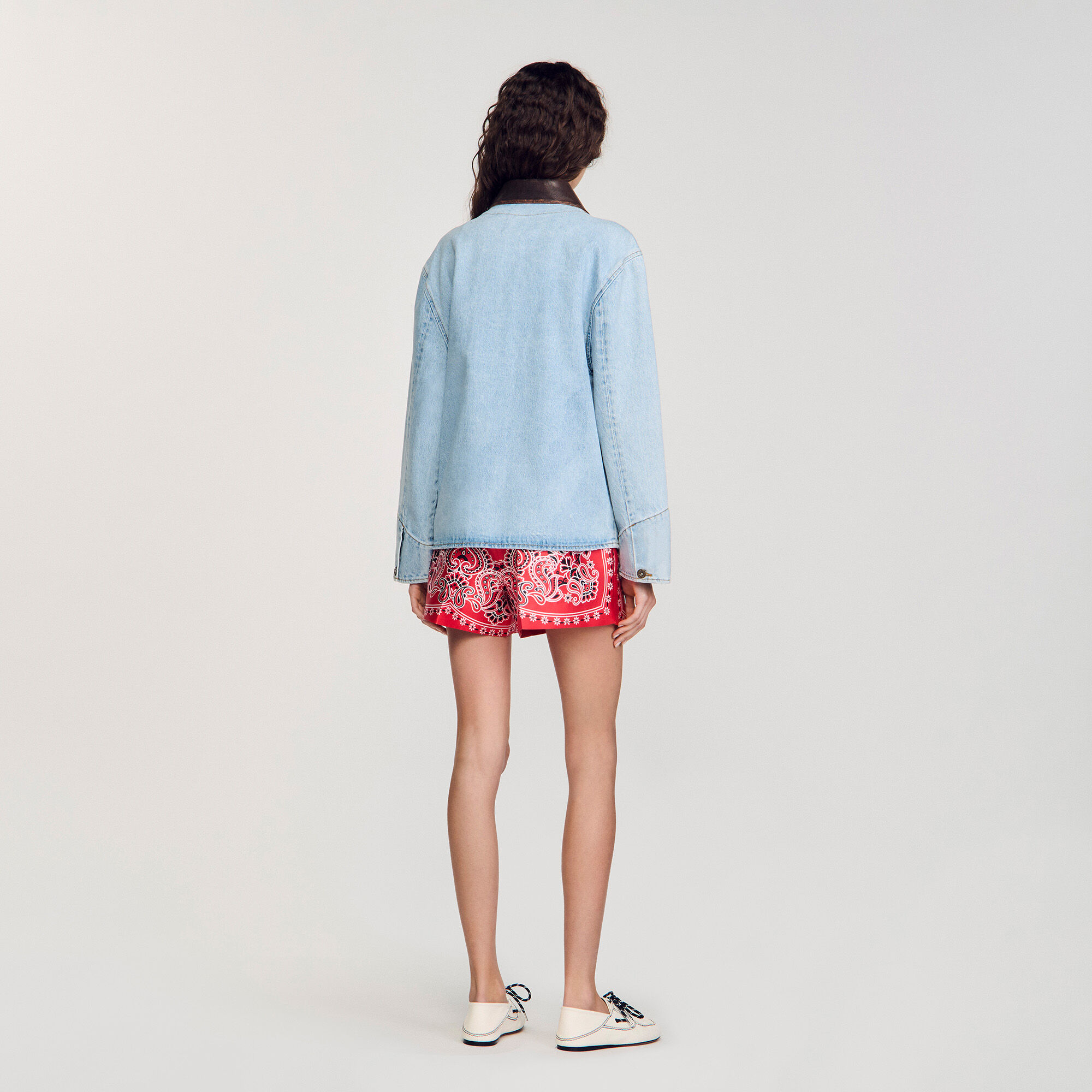 Blouson en jean à col en cuir