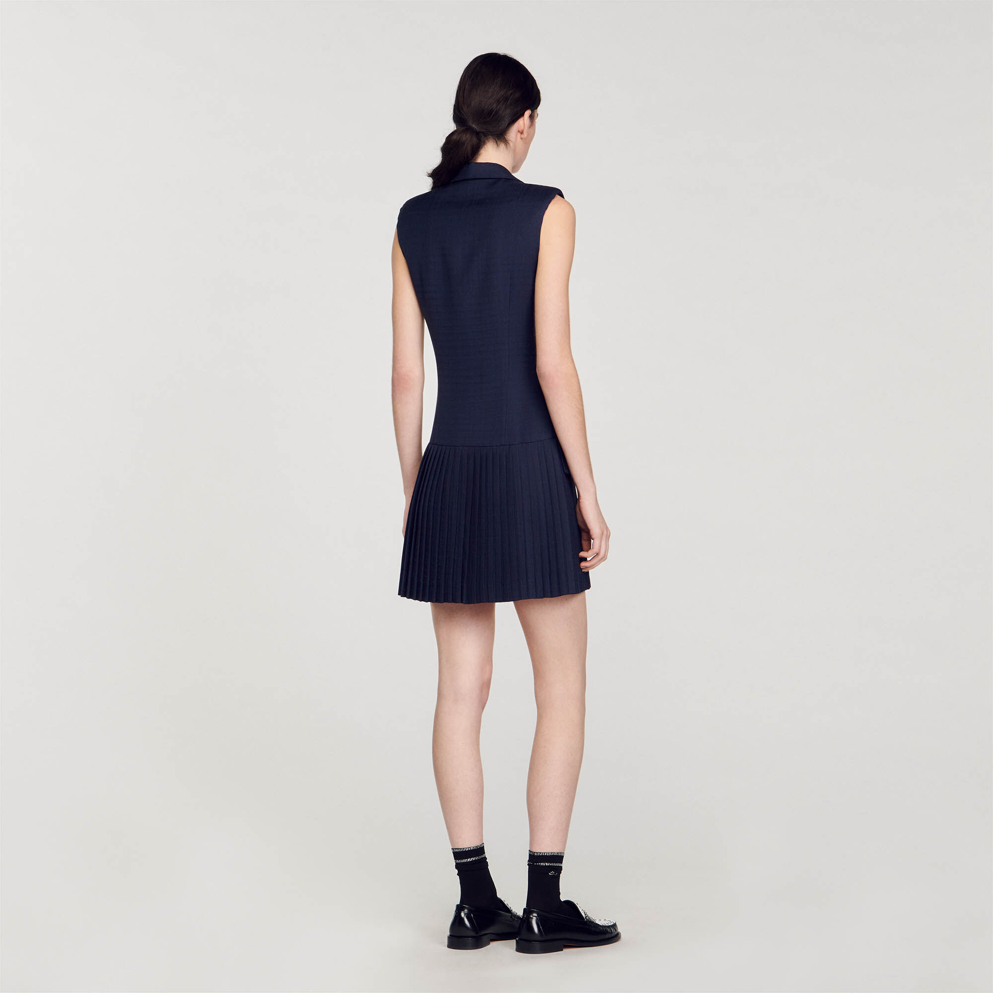 Robe courte tailleur plissée 