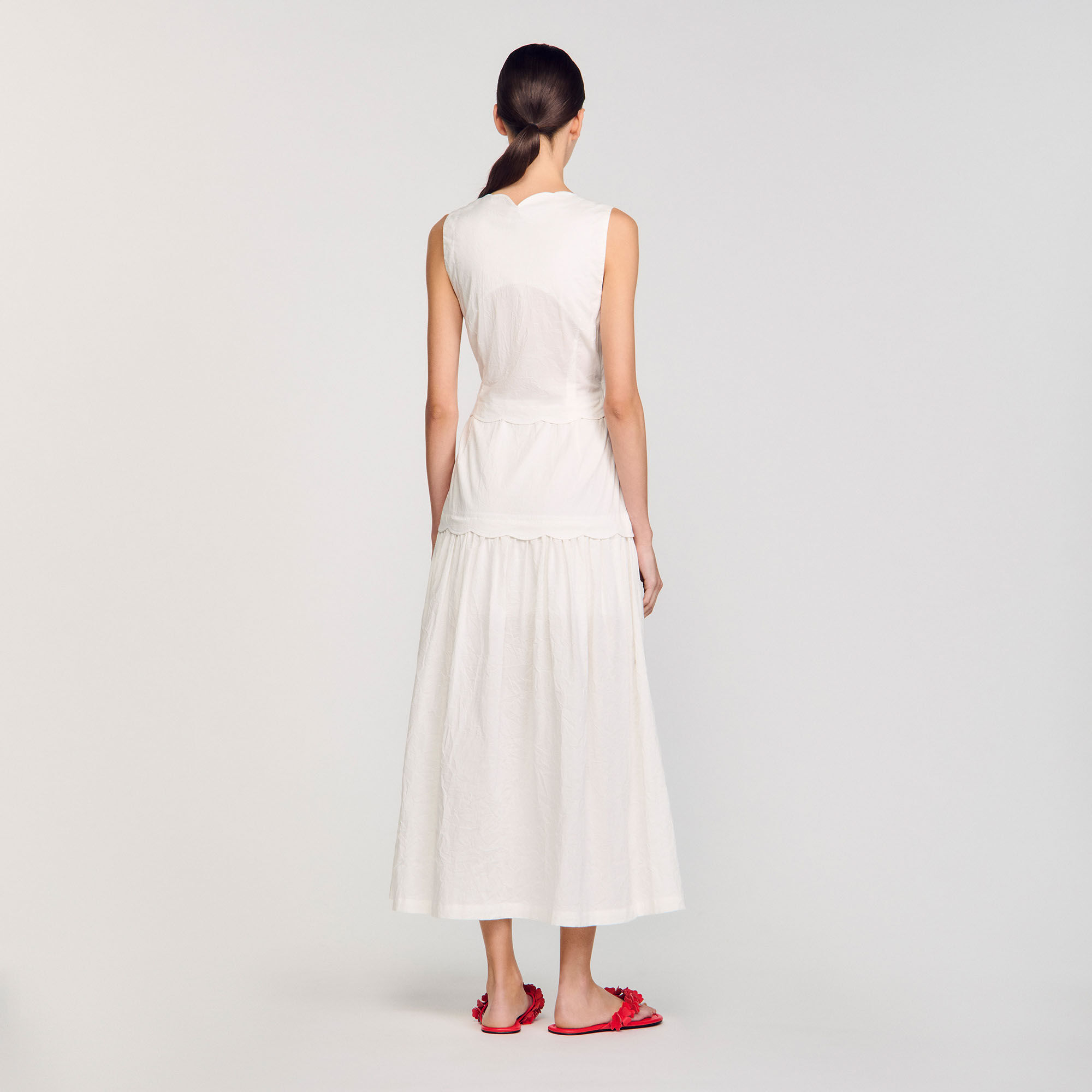 Langes Kleid mit Knitter-Look