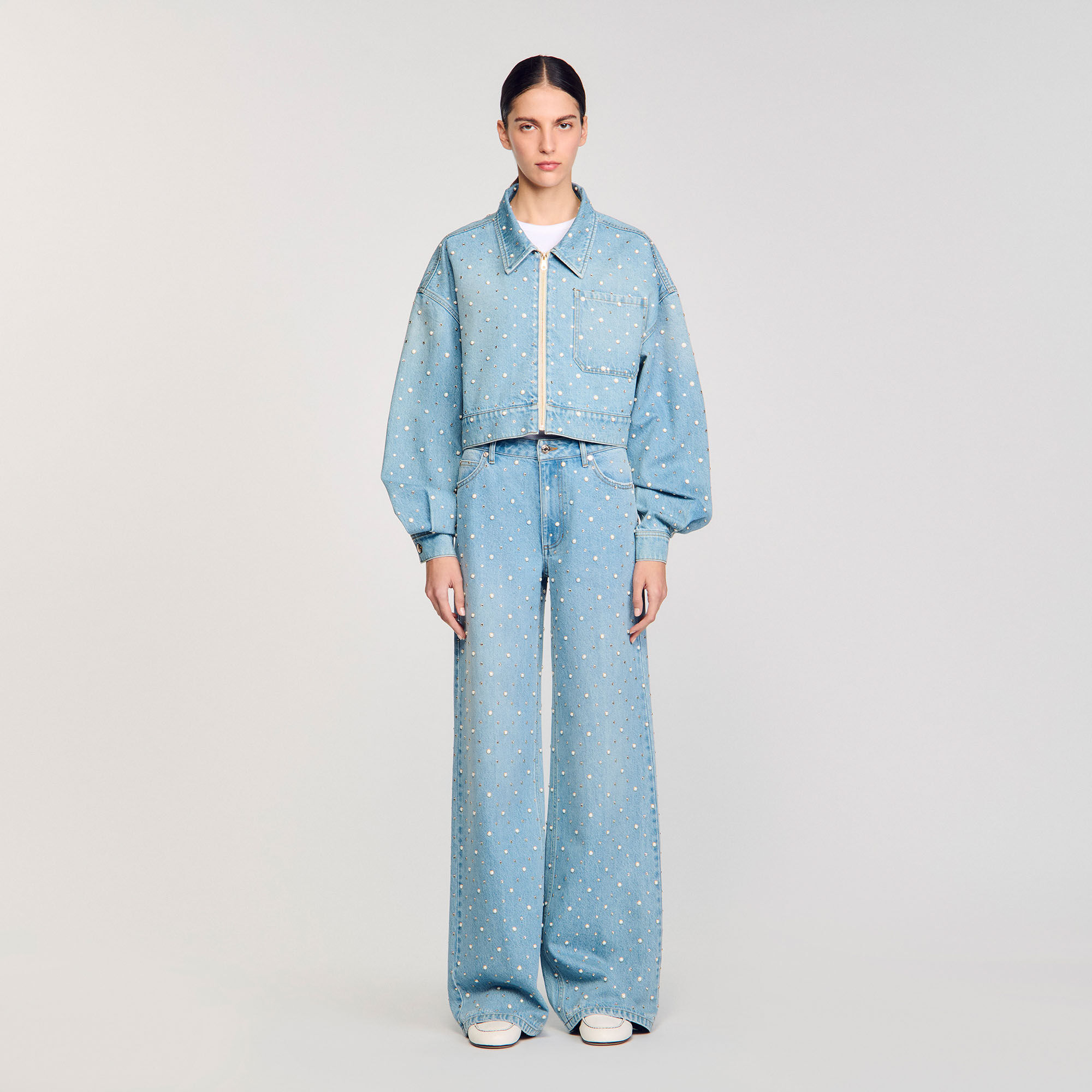 Blouson en jean strassé et perlé