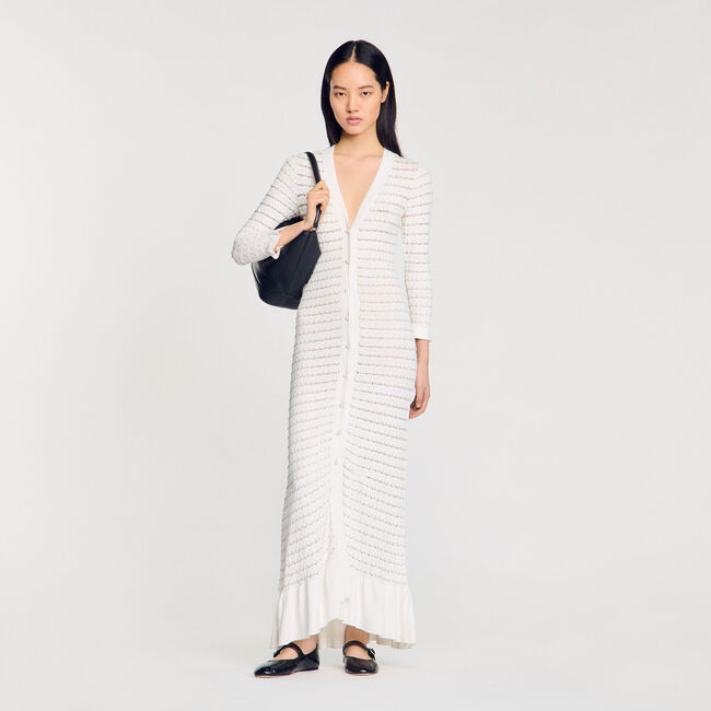 Langes Kleid mit Perlen