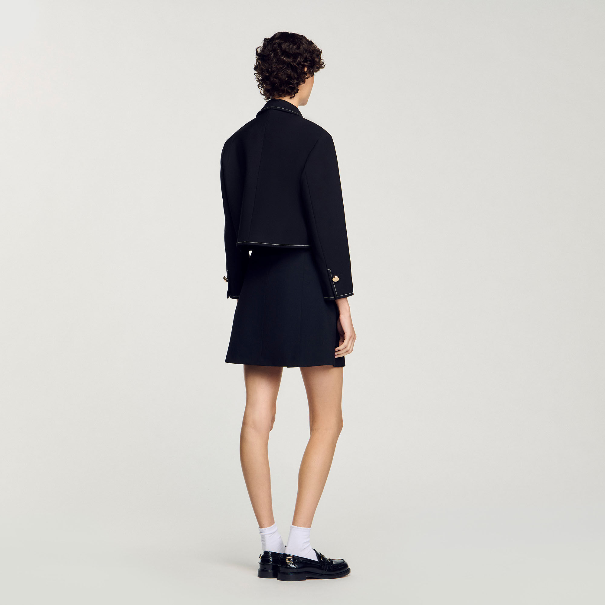Veste courte à col claudine