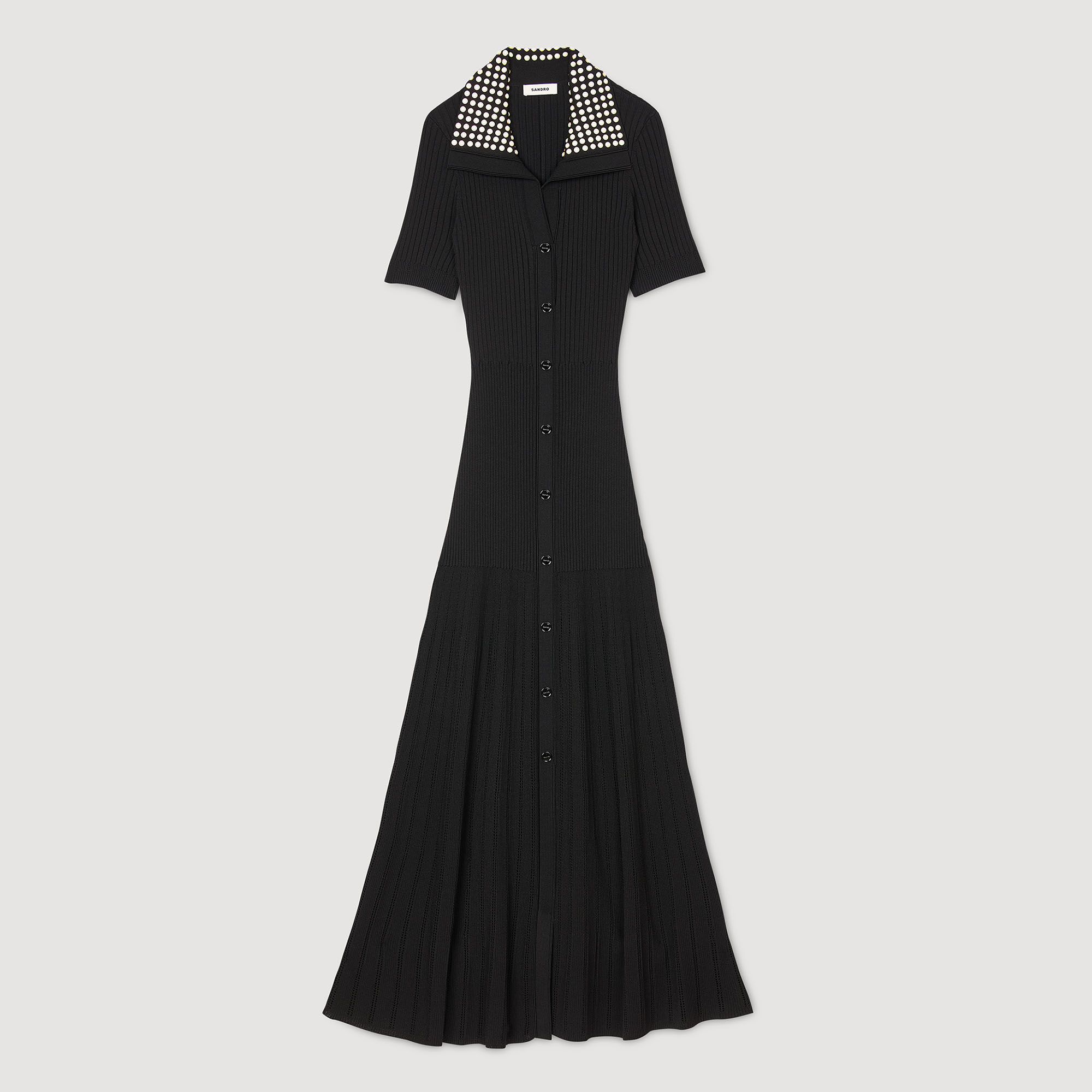 Langes Strickkleid mit Nieten