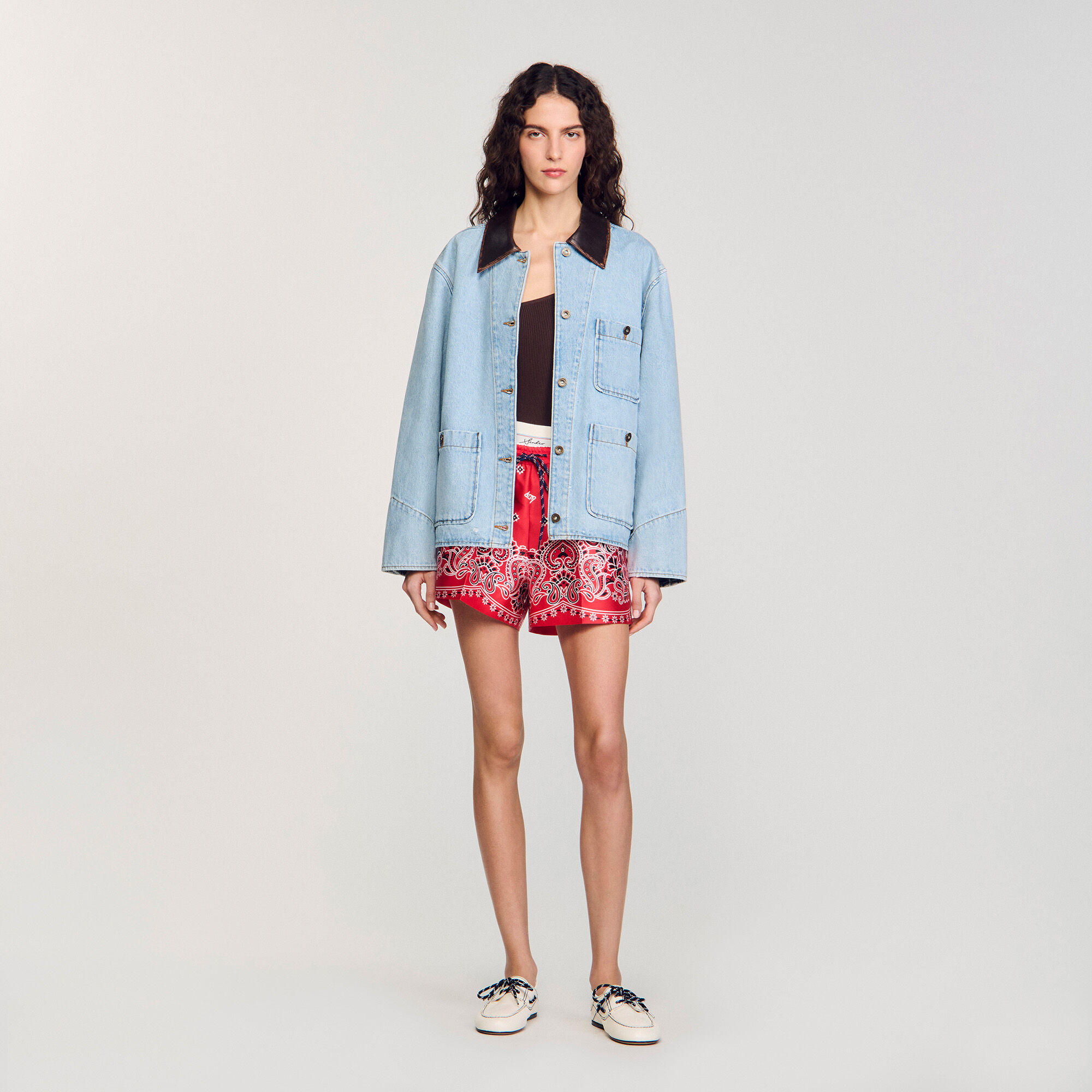 Blouson en jean à col en cuir