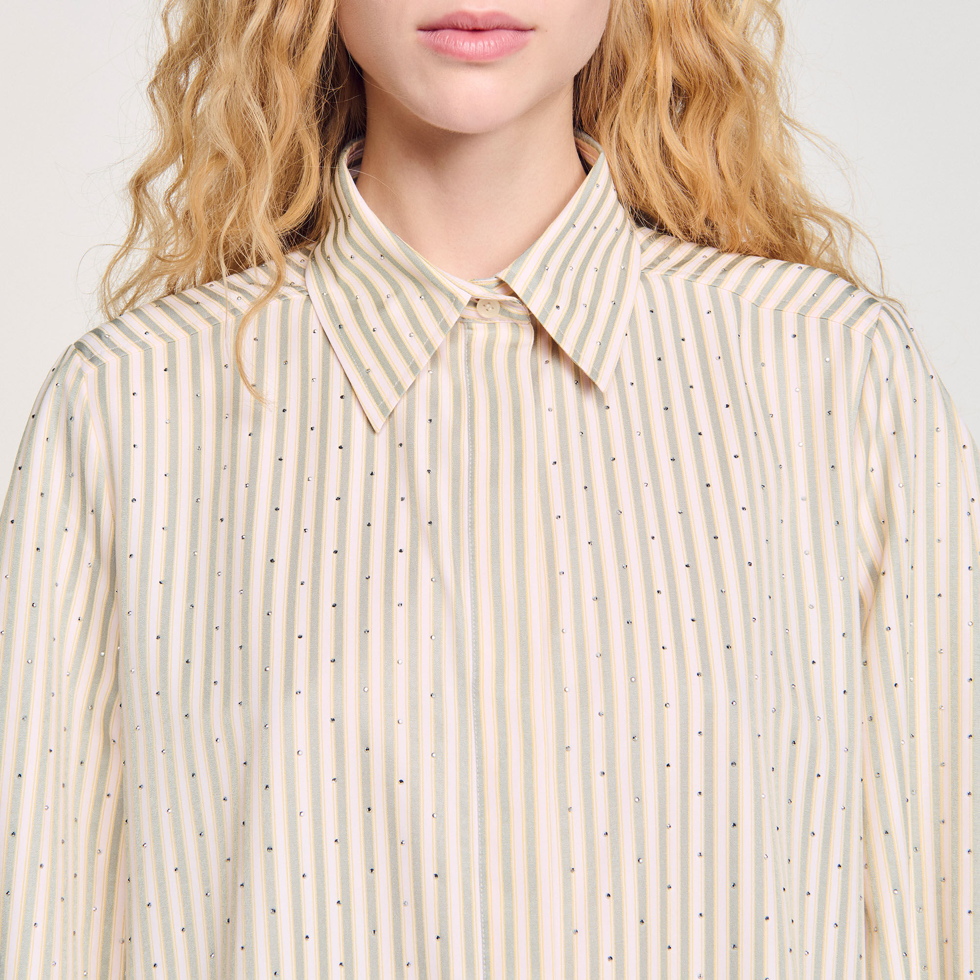 Robe chemise strassée à rayures