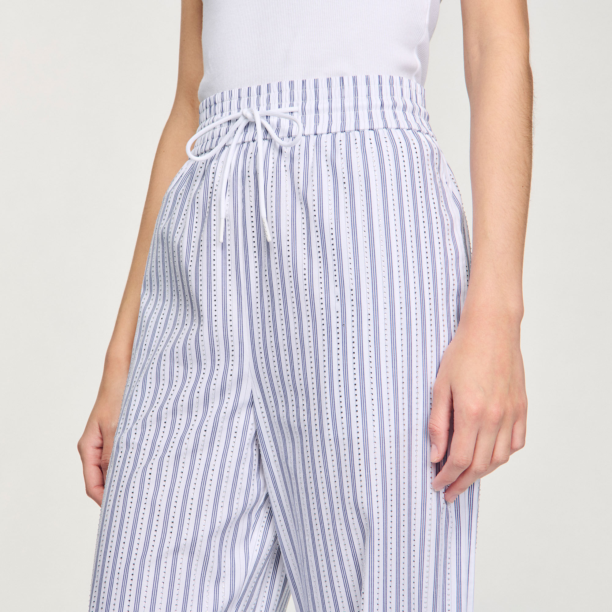 Gestreifte Hose mit Strass