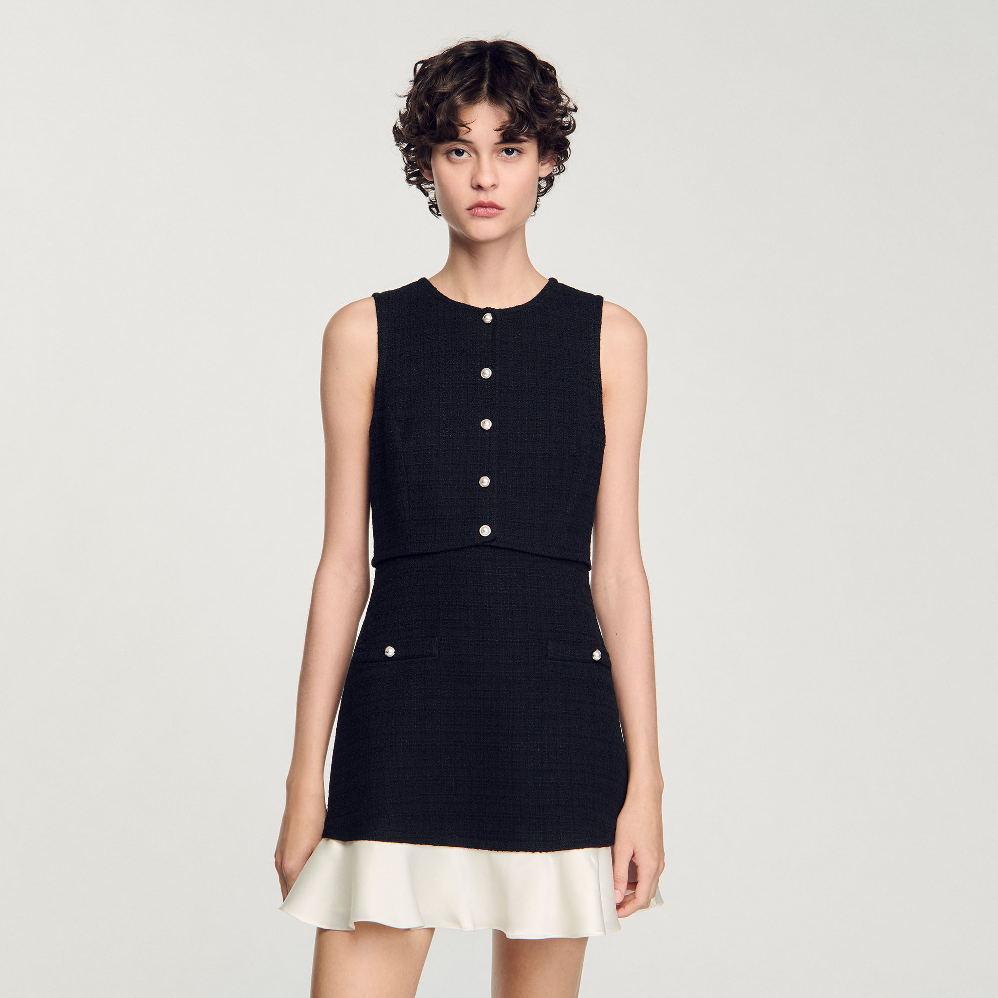 Kurzes Kleid aus zweifarbigem Tweed